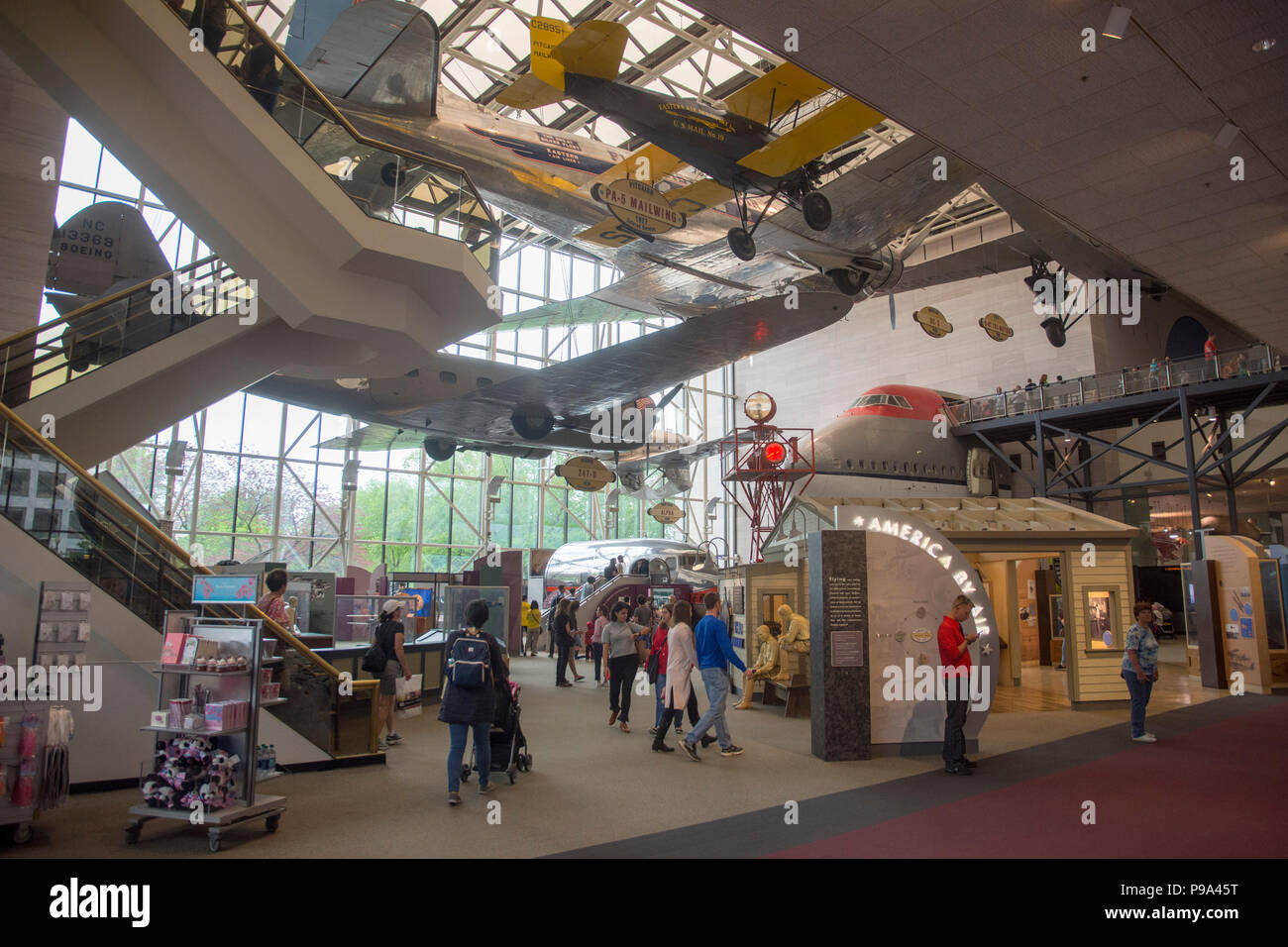Par Air America - un siècle de croissance de l'aviation commerciale. Banque D'Images