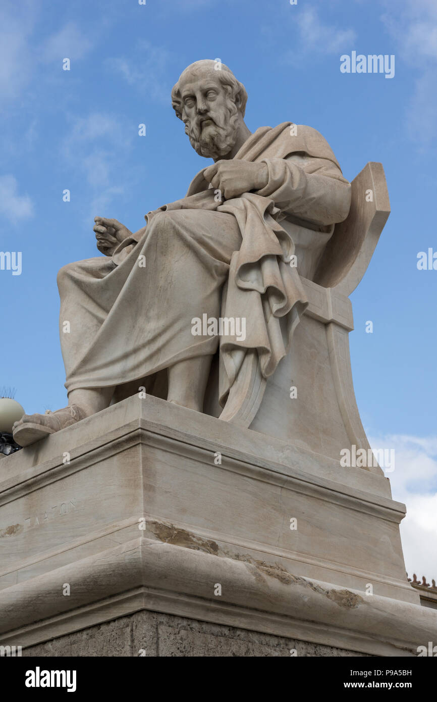 Platon statue devant l'Académie d'Athènes, Attique, Grèce Banque D'Images