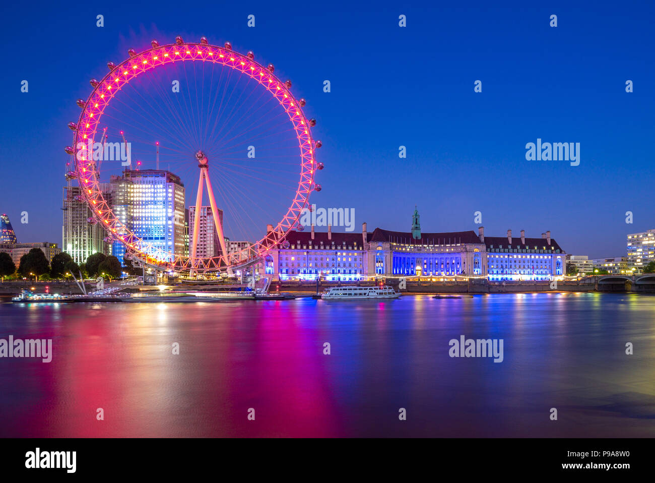 Des berges de la rivière Thames à London Banque D'Images