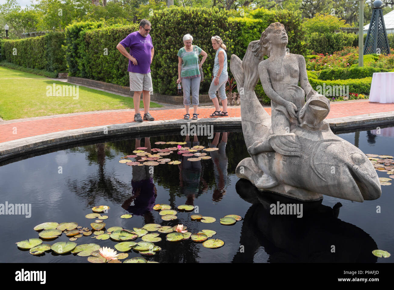 La Nouvelle-Orléans, Louisiane - une sculpture intitulée 'Agata,' par Rose Marie Huth, dans le Jardin Botanique de La Nouvelle-Orléans. Banque D'Images