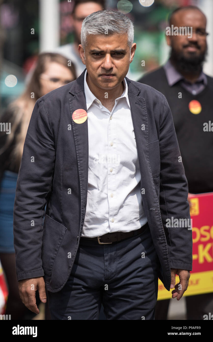 La réforme de l'Église, Rookstone Tooting Road, Londres, Royaume-Uni. 28 mai 2016. Le maire de Londres Sadiq Khan des campagnes pour le compte de la population candidate à Tooti Banque D'Images