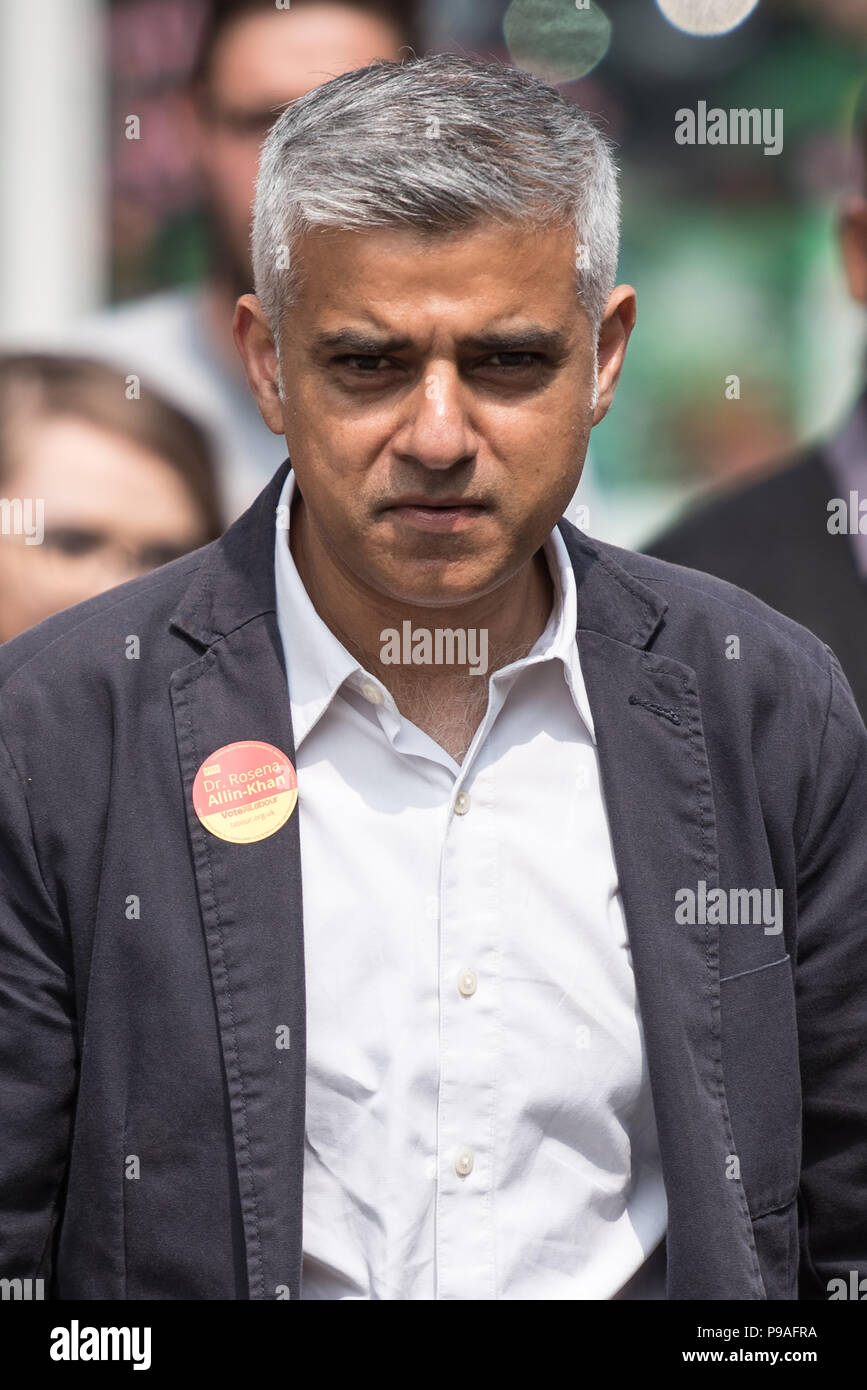 La réforme de l'Église, Rookstone Tooting Road, Londres, Royaume-Uni. 28 mai 2016. Le maire de Londres Sadiq Khan des campagnes pour le compte de la population candidate à Tooti Banque D'Images