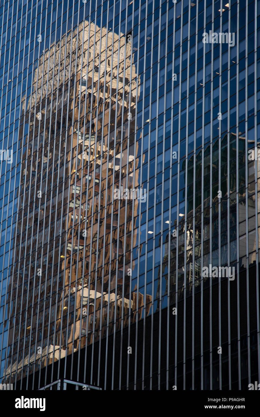 New York / USA - 13 juil 2018 : Gratte-ciel sur la Septième Avenue et de la 34e rue à midtown Manahttan Banque D'Images