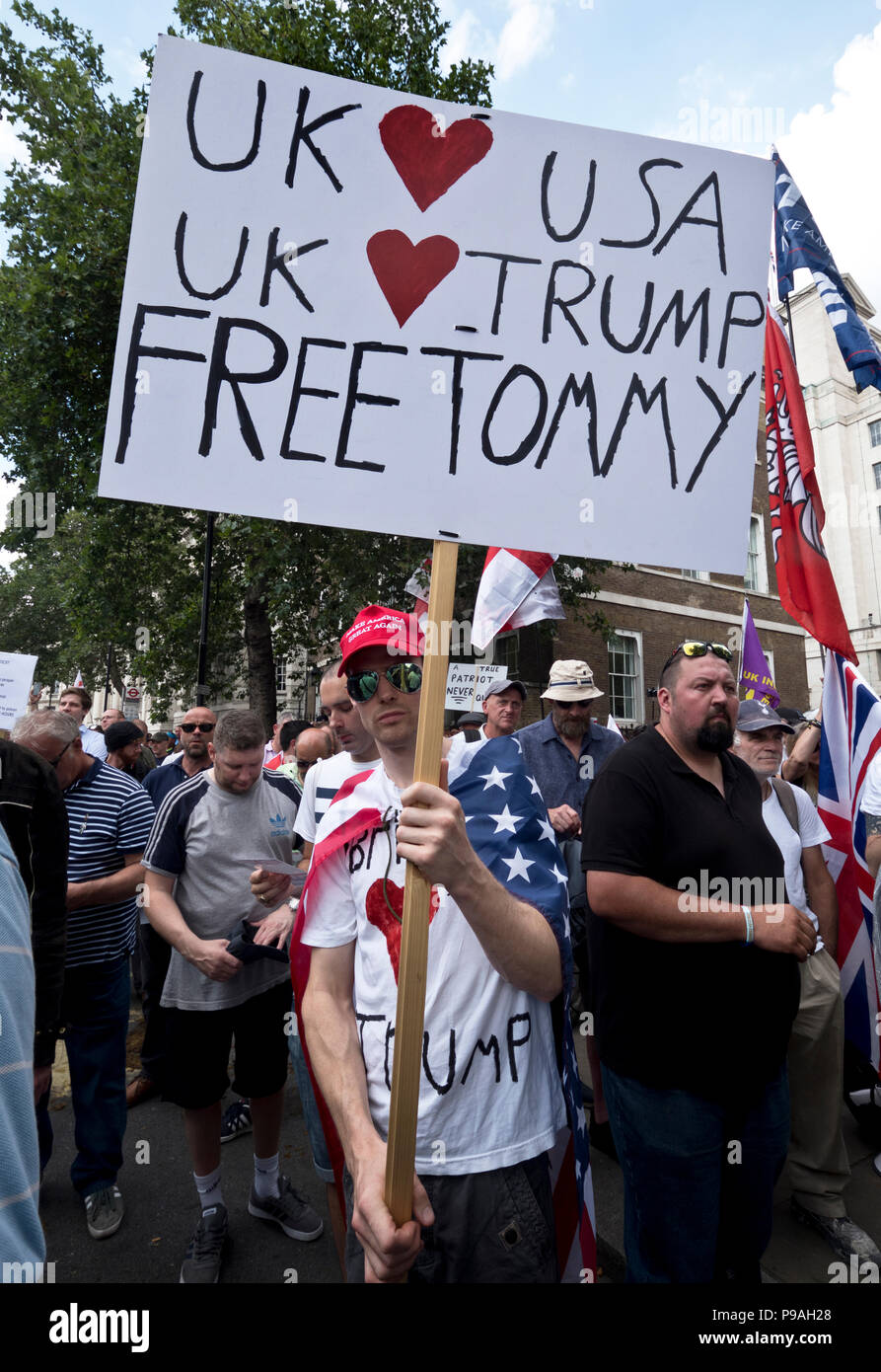 L'extrême-droite "Lads" Pro-Trump Football Alliance et Tommy Robinson ont organisé une manifestation avec des milliers de partisans dans le centre de Londres 14 Juillet 2018 Banque D'Images