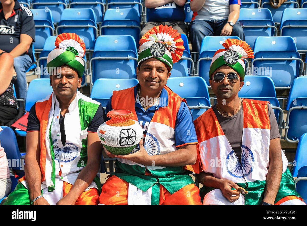 Emerald, Leeds, Royaume-Uni. 17 juillet 2018. Emerald, Leeds, 3ème série d'ODI Royal London, England v l'Inde ; Inde fans en grande tenue : Crédit News Images /Alamy Live News Banque D'Images