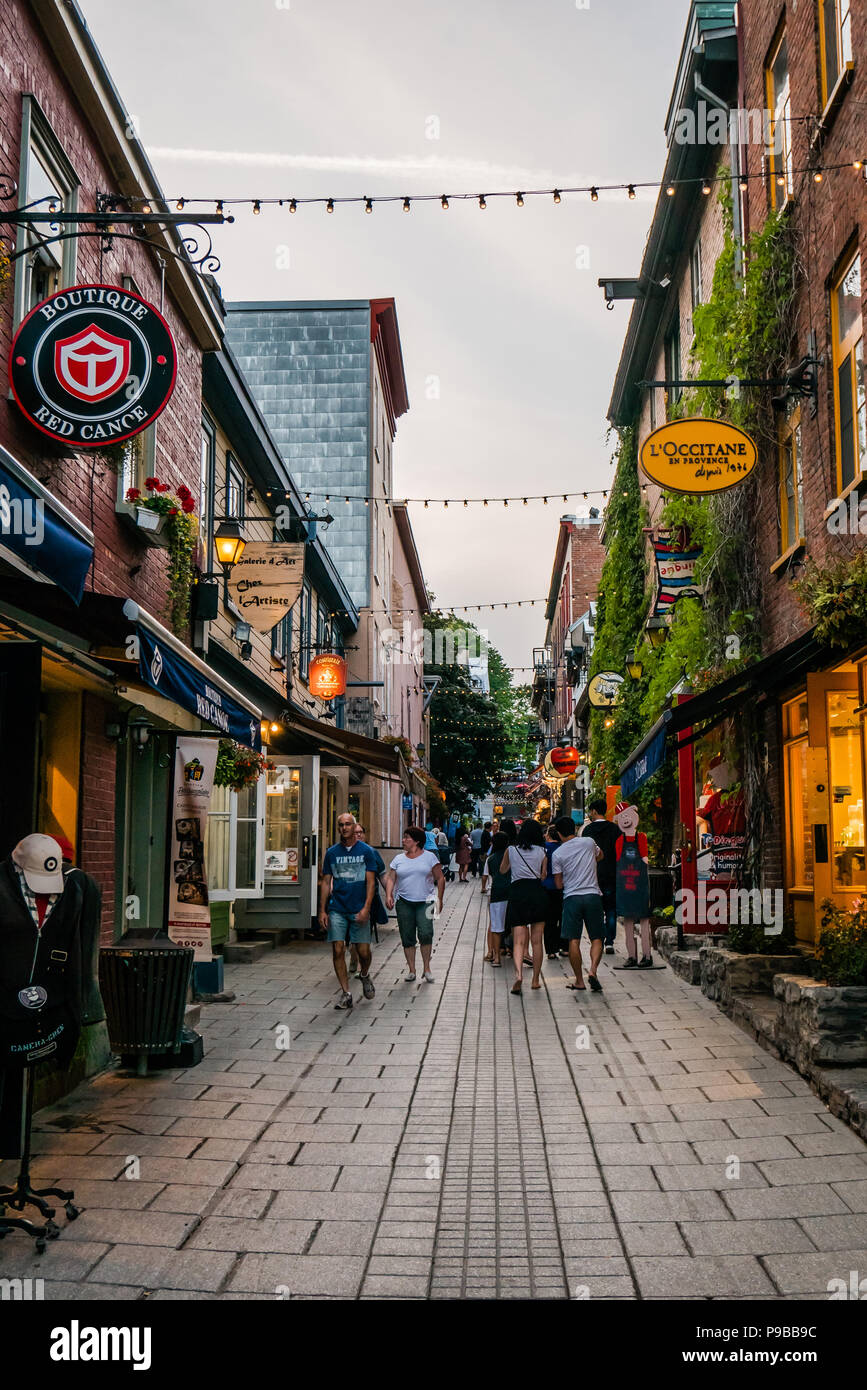Rue du Petit-Champlain, Québec Canada est une vieille rue commerciale avec influence architecturale française lourde Banque D'Images