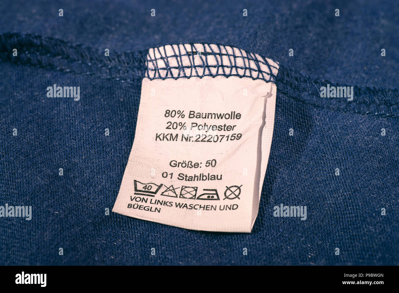 Etikett mit einem Kleidungsstück Pflegesymbolen Banque D'Images