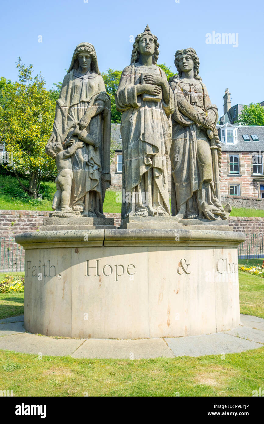 Une sculpture de foi, espérance et charité, Inverness, Écosse, Royaume-Uni Banque D'Images