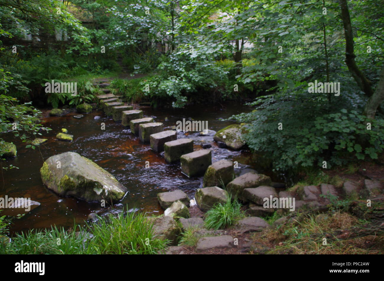 Stepping Stones pont @ Hebden Bridge. John O' Groats (Duncansby Head) aux terres fin. Fin Fin de sentier. L'Angleterre. UK Banque D'Images