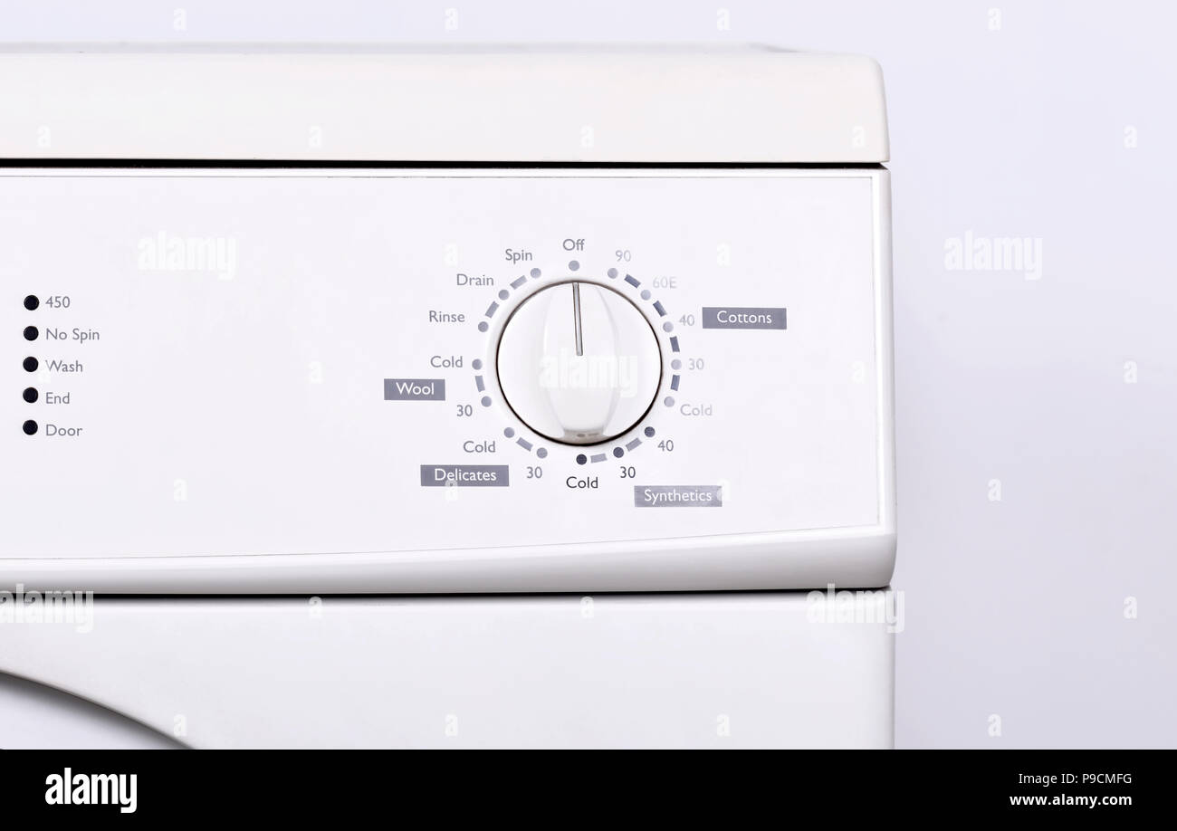 Vue rapprochée de tableau de bord sur un lave-linge. Home appliance Banque D'Images