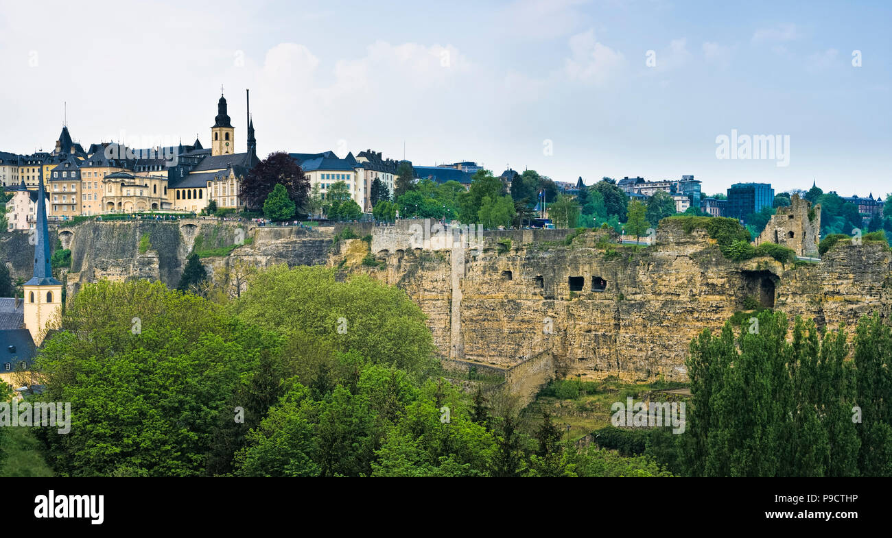 Les touristes à la Bock casemates souterraines fortifications dans la ville de Luxembourg, Luxembourg, Europe Banque D'Images