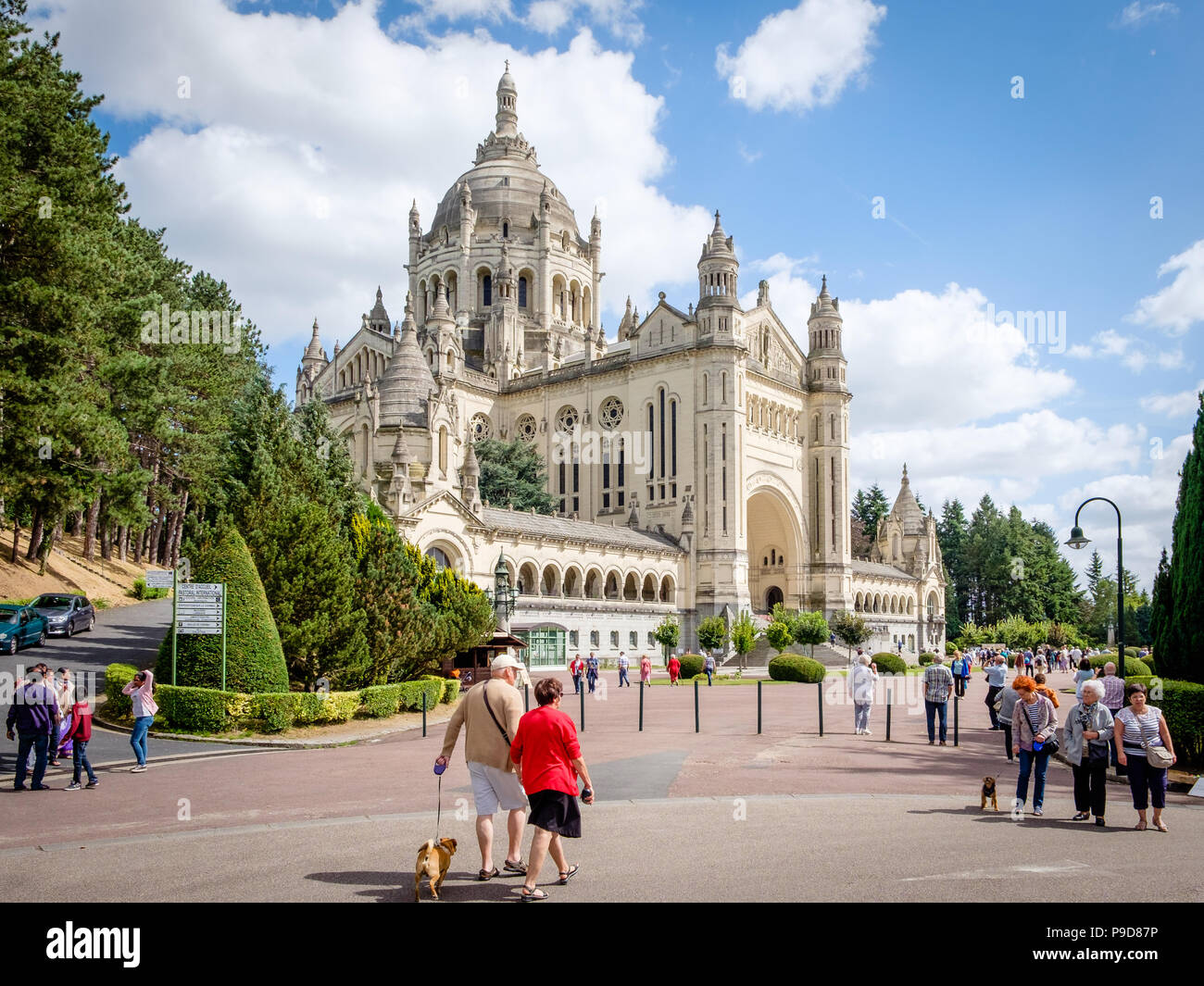 Basilique de Sainte Thérèse de Lisieux, France, Banque D'Images