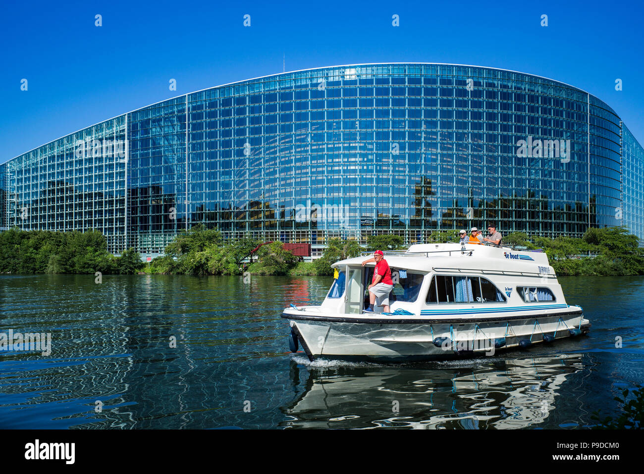 Strasbourg, navire de plaisance croisière sur l'Ill, bâtiment Louise Weiss, Parlement européen, Alsace, France, Europe, Banque D'Images