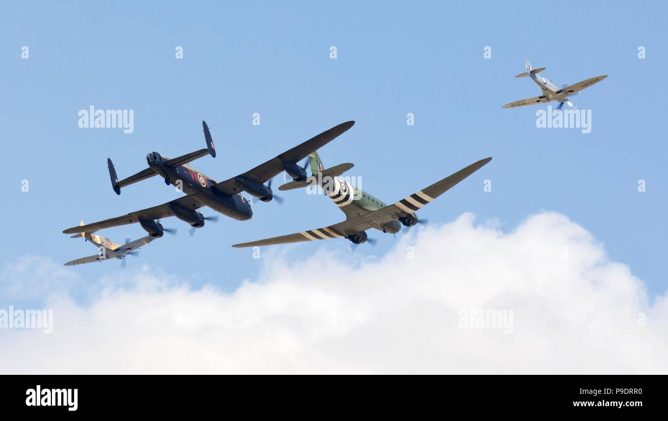 Battle of Britain Memorial Flight célébrant les 100 ans de la Royal Air Force au Royal International Air Tattoo 2018 Banque D'Images