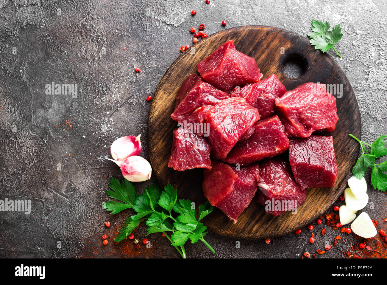 La viande de boeuf cru. Surlonge de boeuf en tranches fraîches Banque D'Images