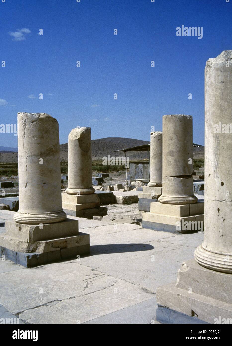 Pasargades, Iran. Ruines de la grande salle du Palais. C'était le palais privé de Cyrus le Grand, roi de Perse achéménide (559-530 avant J.-C.), le fondateur de l'Empire achéménide. Pasargades fut la capitale de l'Empire achéménide sous Cyrus le Grand, qui avait émis sa construction. Banque D'Images