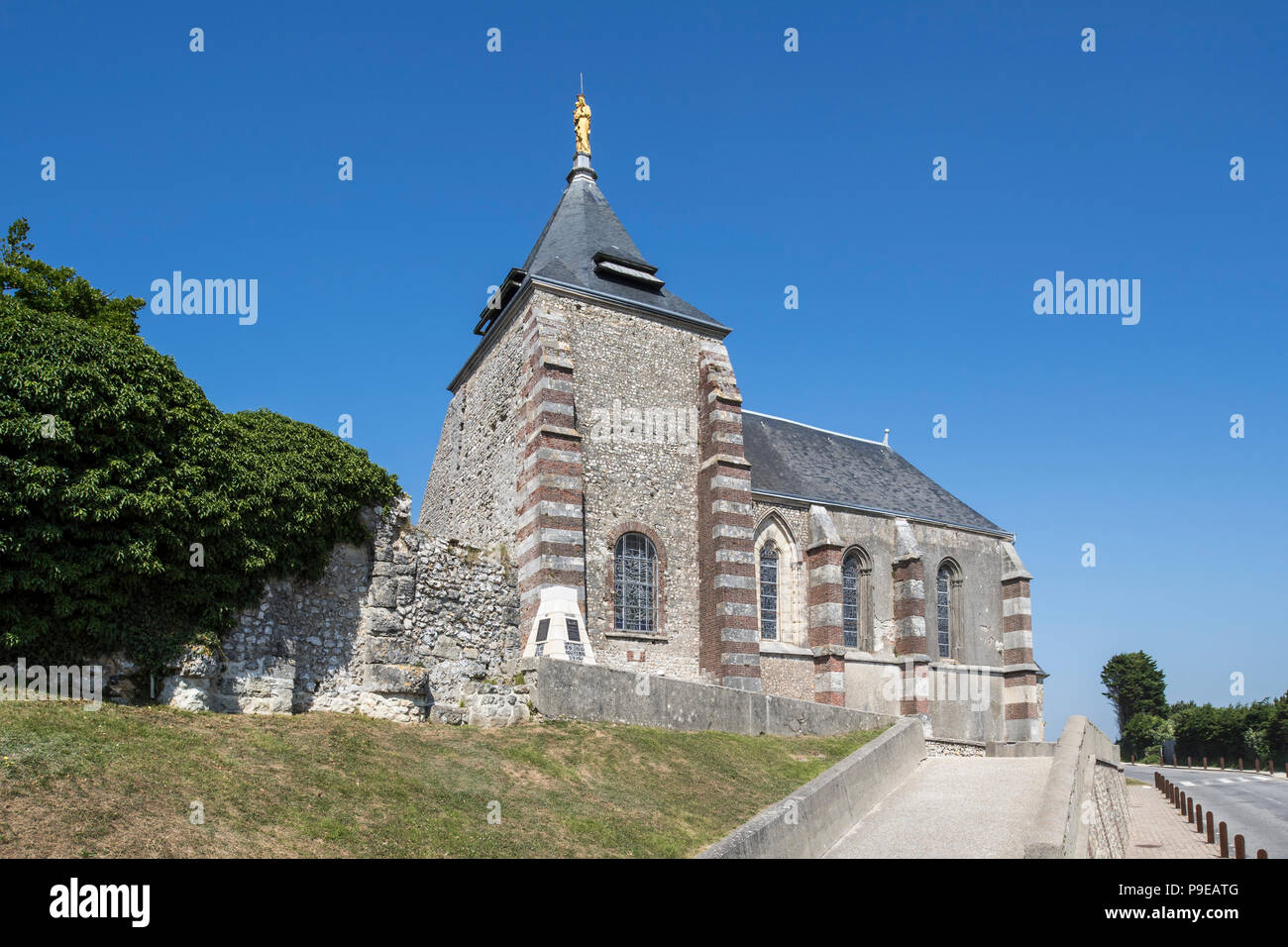 14e siècle chapelle Notre-Dame du Salut avec chapelle statue dorée de la Vierge sur le toit à Fécamp, Seine-Maritime, Normandie, France Banque D'Images