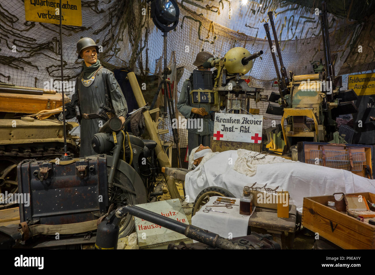 Diorama de l'allemand la Seconde Guerre mondiale au poste de secours le musée D-Day Omaha à Vierville-sur-Mer, Calvados, Normandie, France Banque D'Images