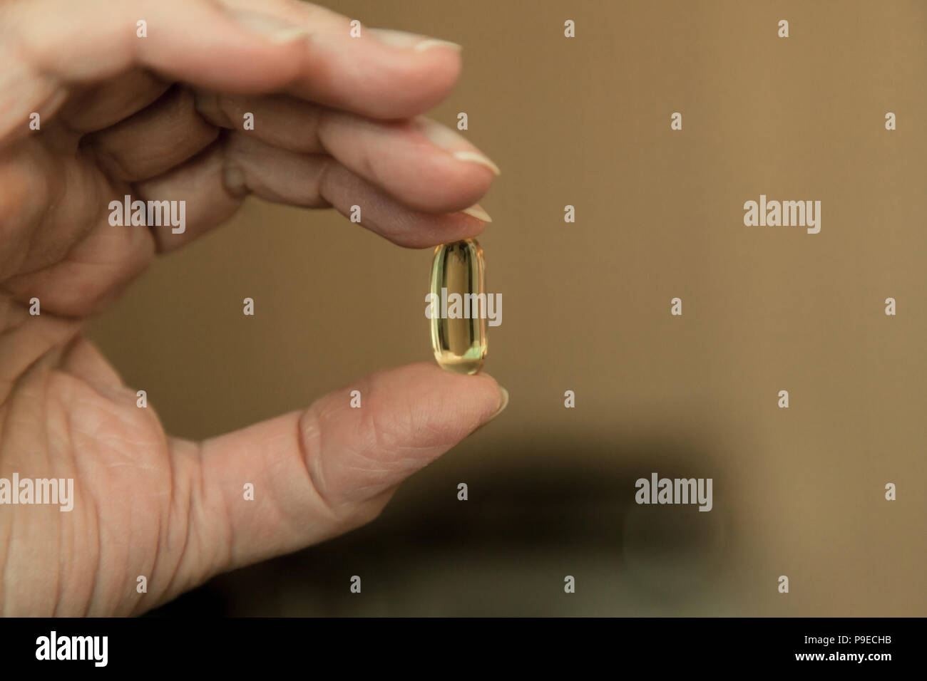 Part d'une femme âgée avec pills Banque D'Images