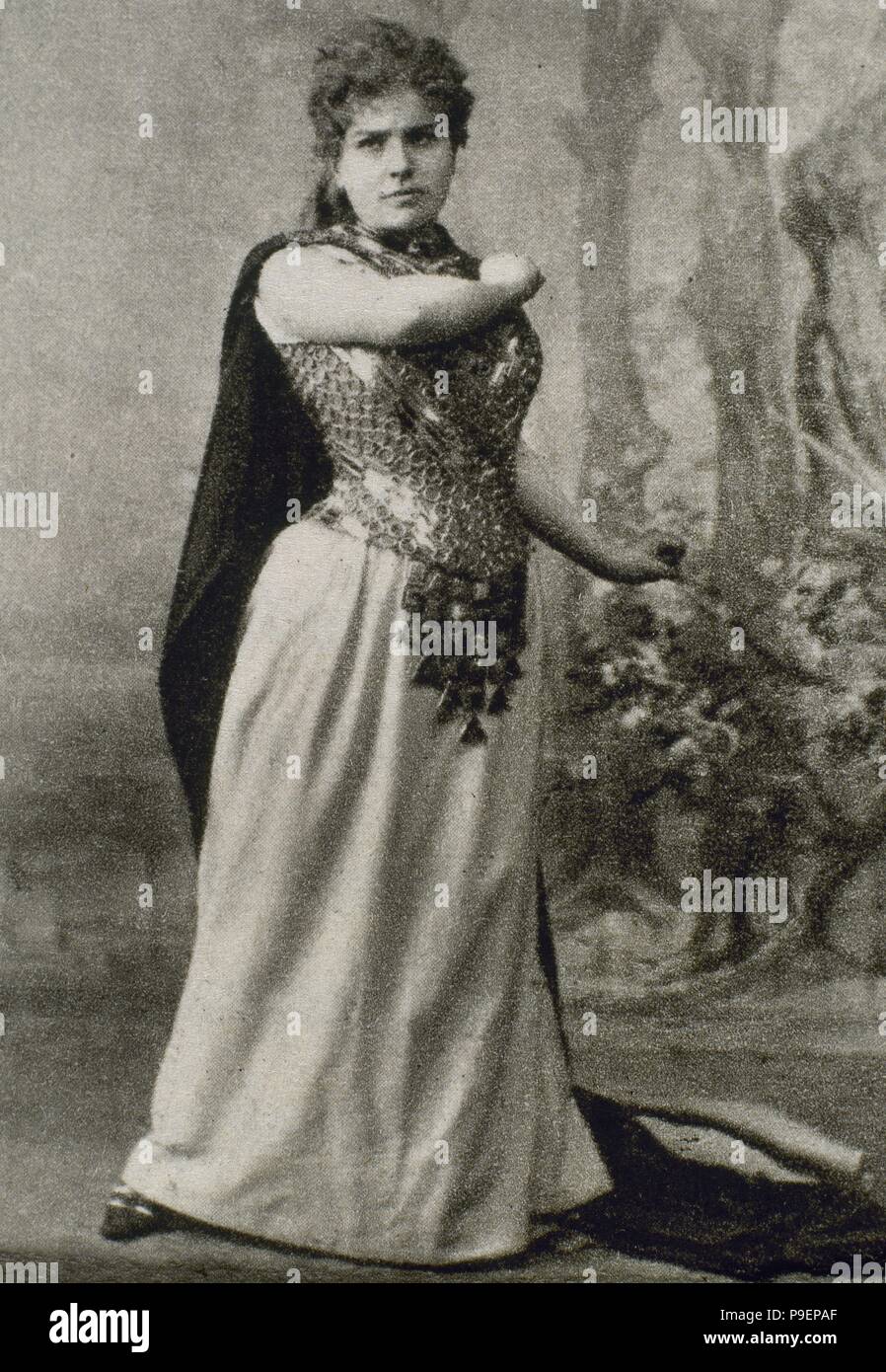 Francescatti-Paganini. Operistic soprano dans un rôle dans "La Walkyrie" de Richard Wagner (1813-1883), le deuxième des quatre œuvres qui forment le cycle de Wagner, "l'Anneau du Nibelung". La photographie. Banque D'Images