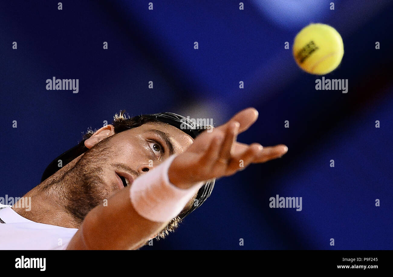 Umag, Croatie. 17 juillet, 2018. Marco Trungelliti sert de l'Argentine contre Franko Skugor de Croatie au cours de la première série de 2018 Plava laguna ATP tennis Umag Croatie tournamet à Umag, Croatie, le 17 juillet 2018. Marco Trungelliti a gagné 2-0. Credit : Marko Prpic/Xinhua/Alamy Live News Banque D'Images
