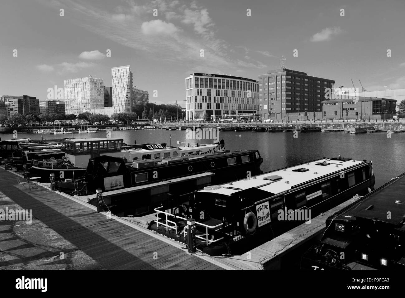 Vue sur Salthouse Dock, Royal Albert Dock, George's Parade, Pier Head, UNESCO World Heritage Site, Liverpool, Merseyside, England, UK Banque D'Images