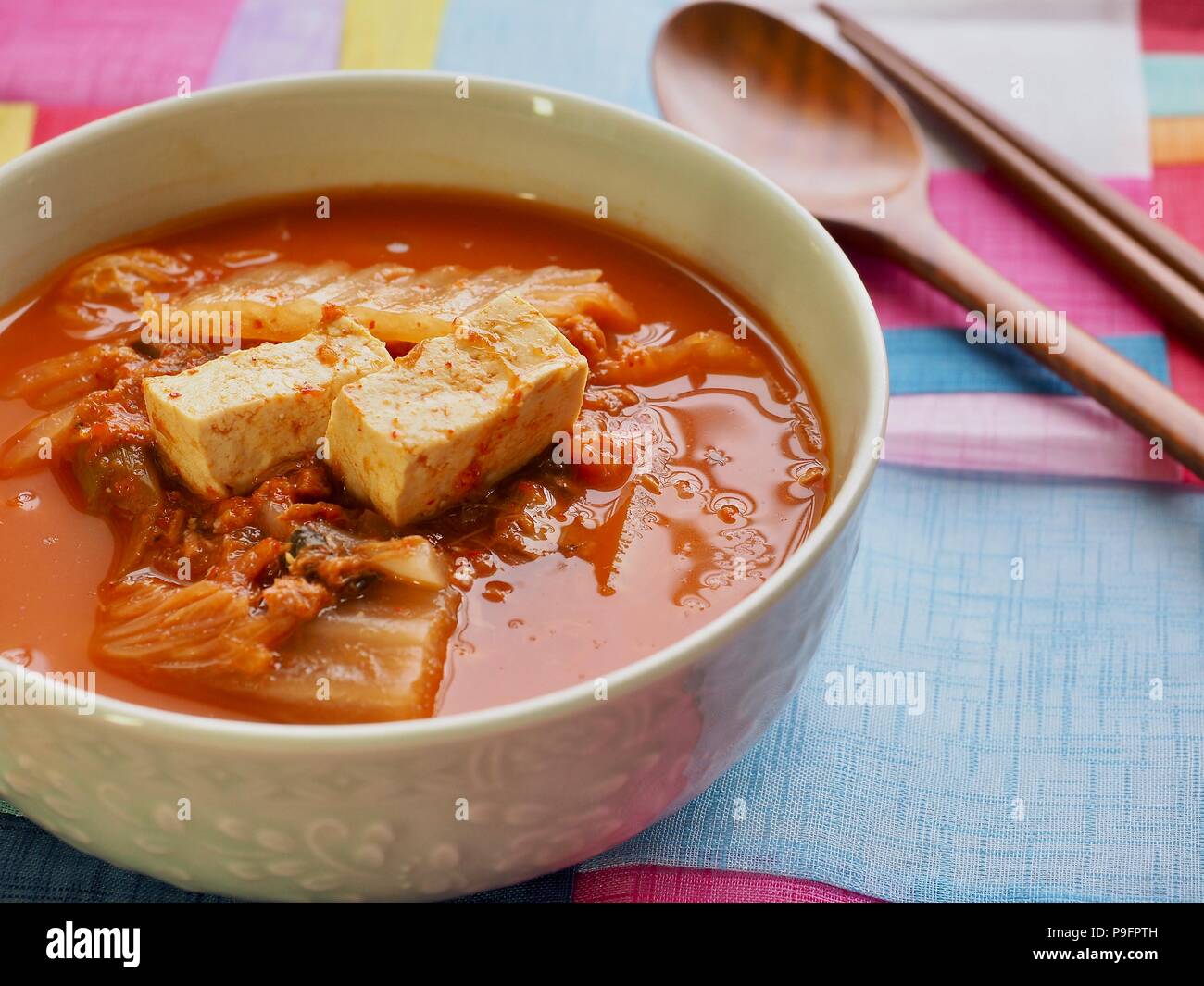 La nourriture coréenne ragoût de kimchi, Kimchi jjigae Banque D'Images