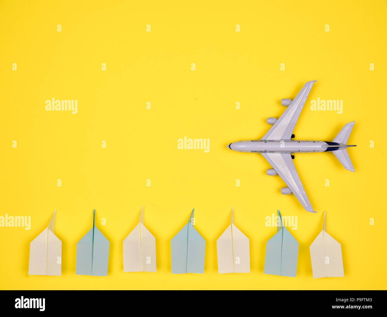 Jouet avion le long paper planes Banque D'Images