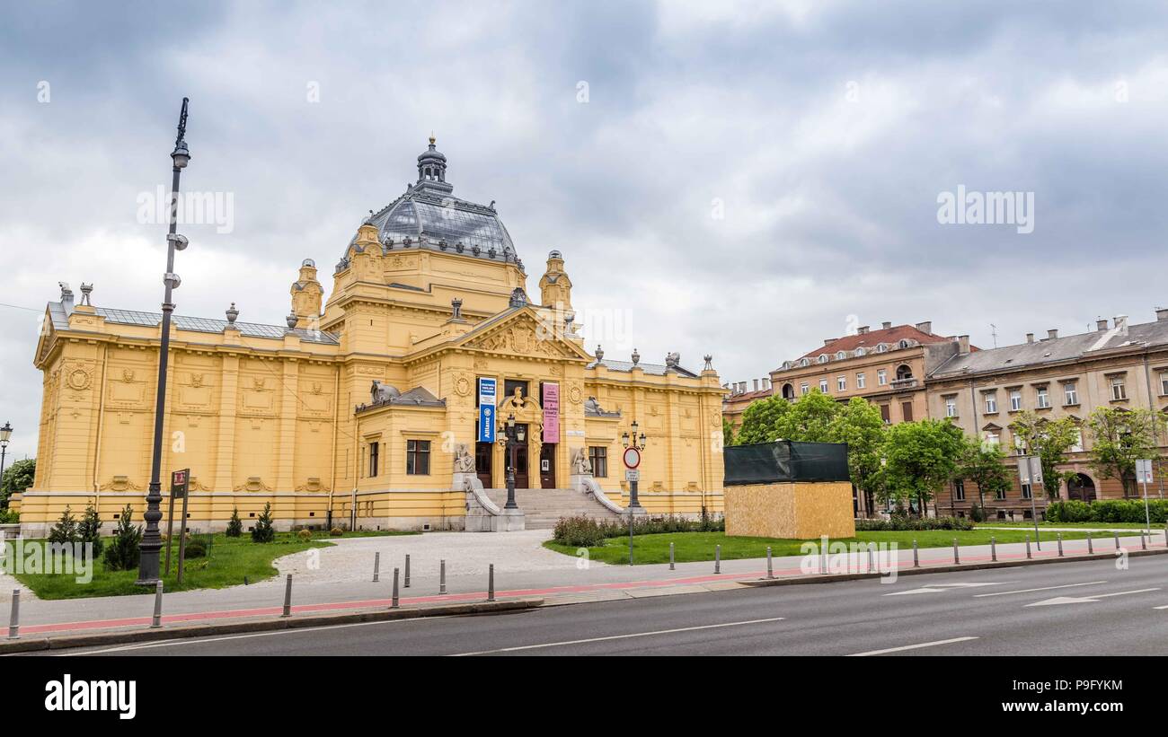 Zagreb, Croatie - Mai 07, 2017 : Pavillon des Arts en roi Tomislav S Banque D'Images Zagreb, Croatie - Mai 07, 2017 : Pavillon des Arts en roi Tomislav S Banque D'Images