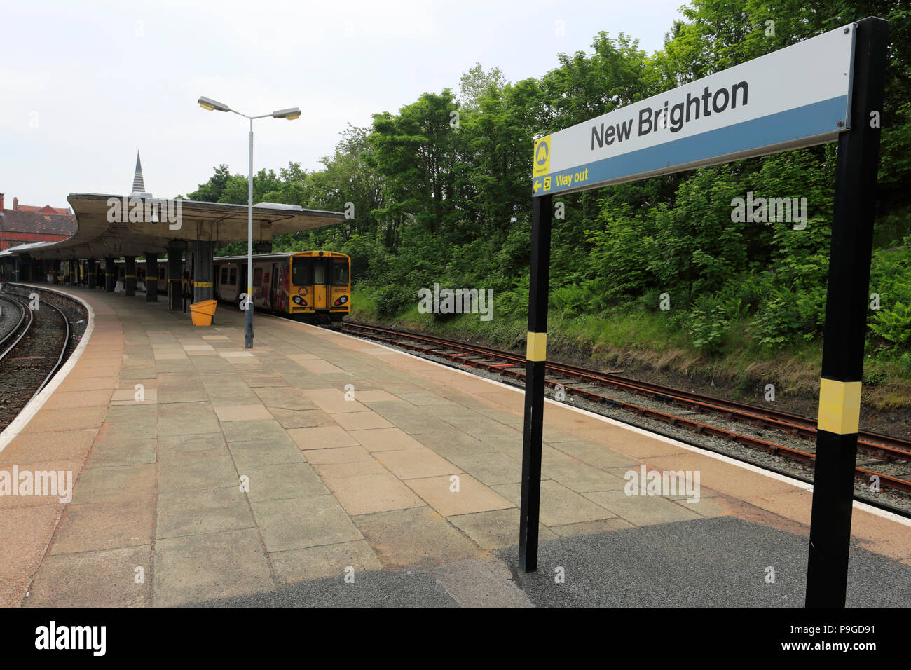 507002 Metro train à New Brighton, Wallasey town, Wirral, Merseyside, England, UK Banque D'Images