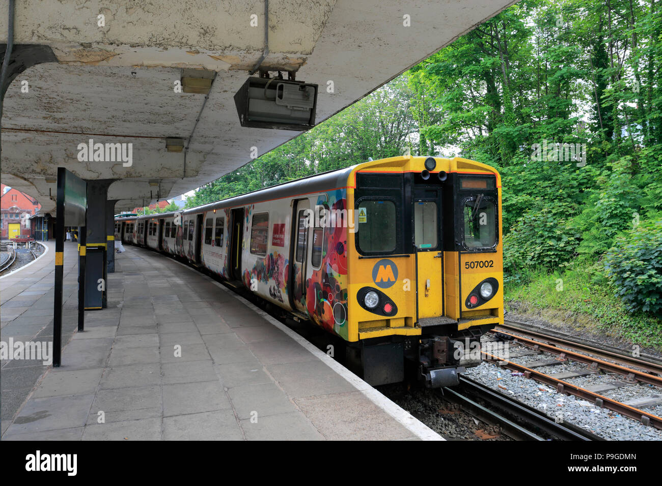 507002 Metro train à New Brighton, Wallasey town, Wirral, Merseyside, England, UK Banque D'Images