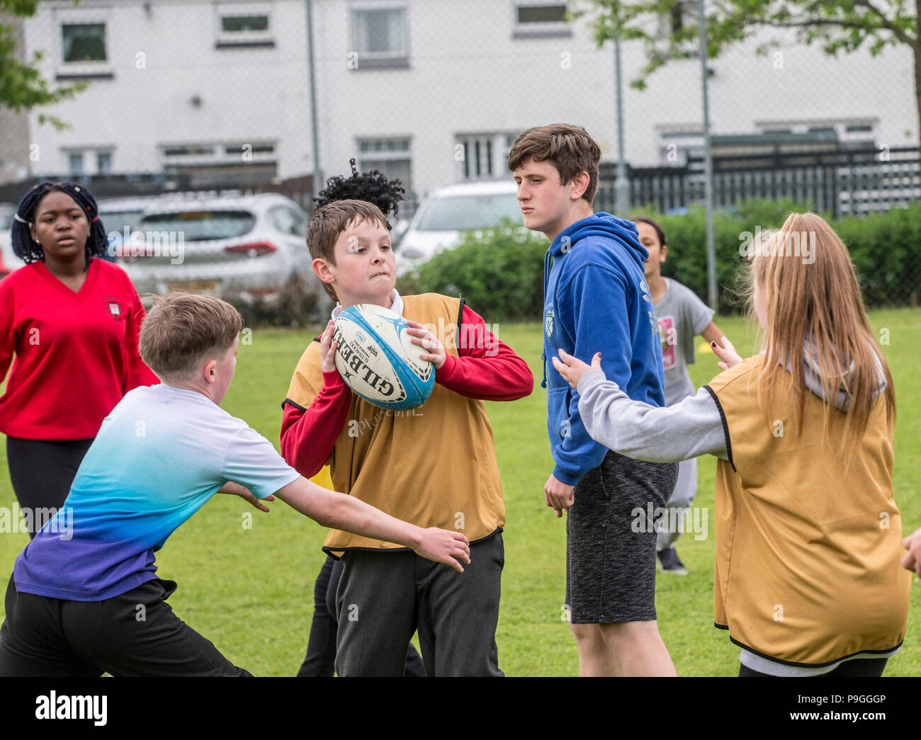 Les jeunes qui participent à des sports Banque D'Images