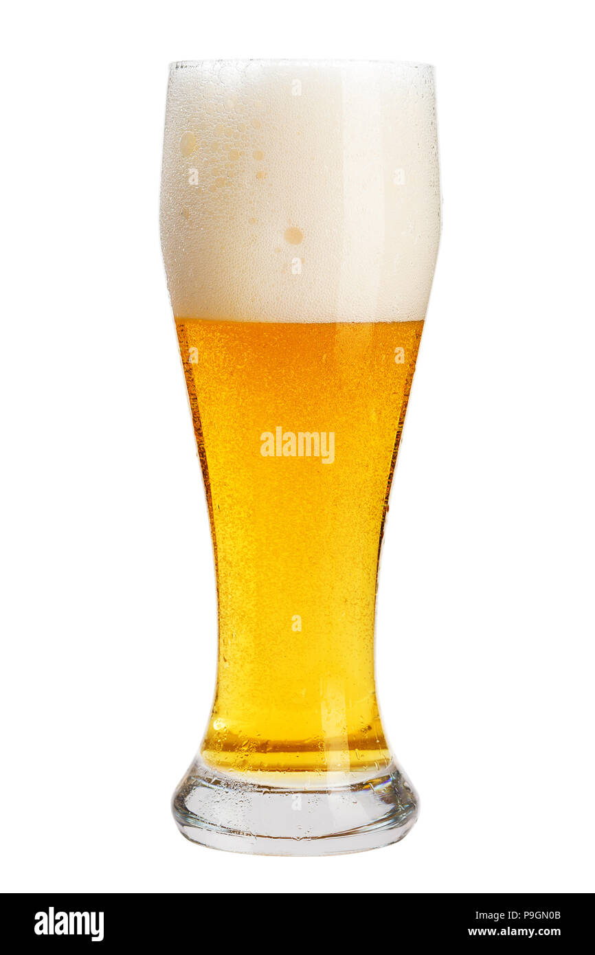Un verre de bière avec de la mousse, chemin de détourage, les bulles dans un verre, sur un fond blanc, isolé Banque D'Images