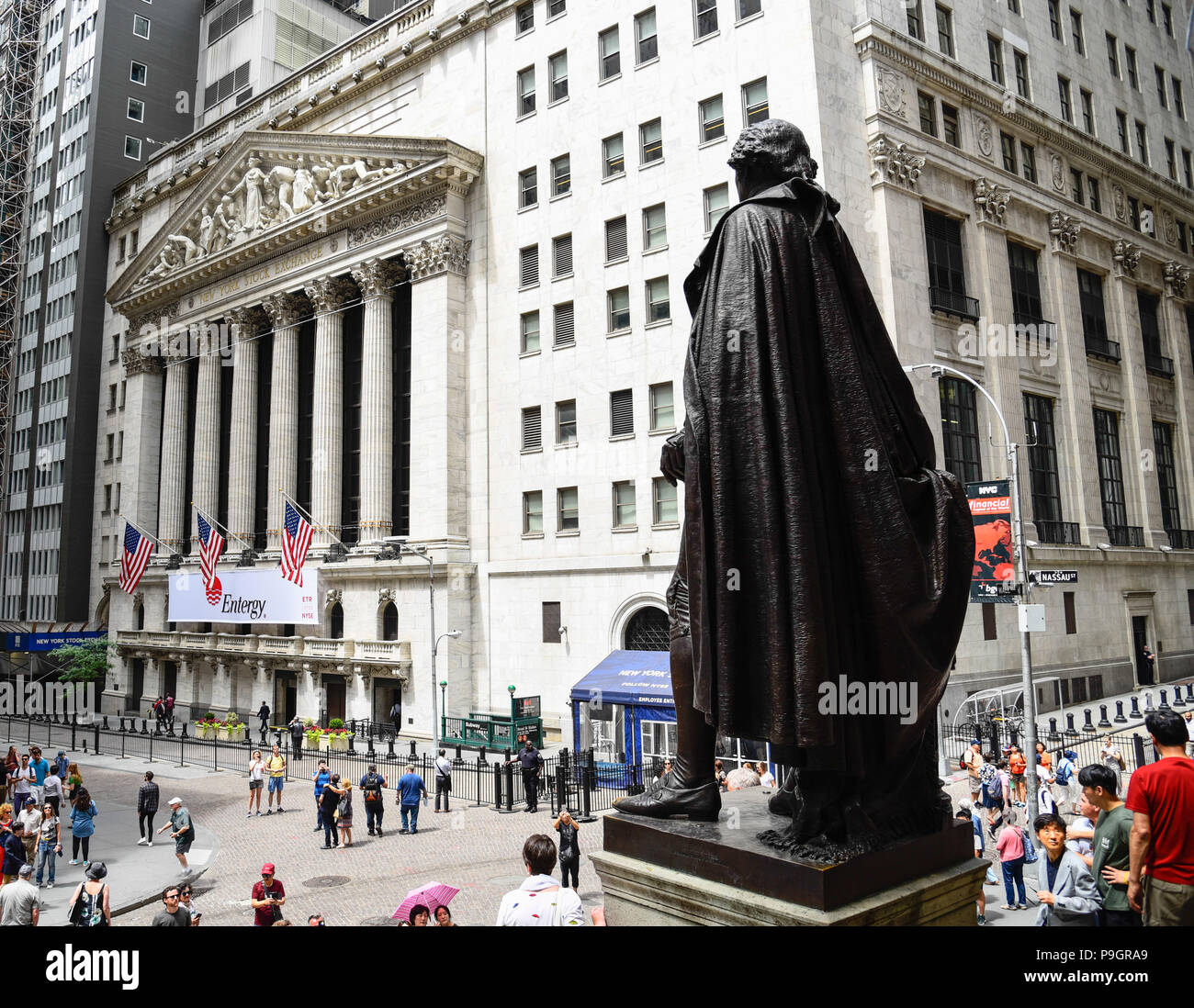 La ville de New York, USA - 20 juin 2018 : vue arrière de la statue de George Washington à l'encontre de Federal Hall New York Stock Exchange Wall Street en bâtiment en F Banque D'Images
