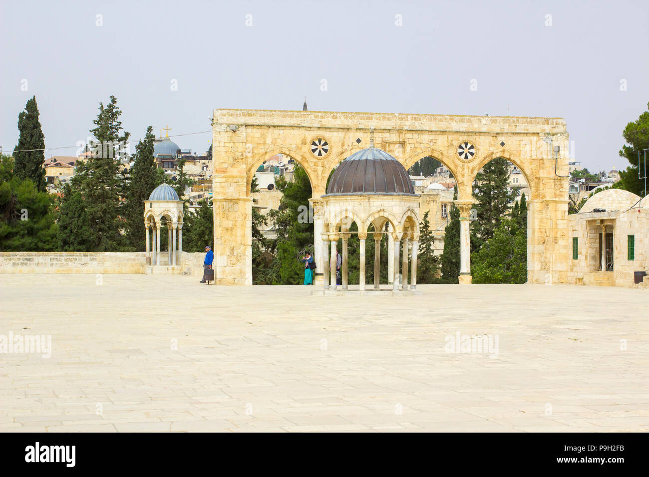 Certains des sanctuaires en dôme sur le Temple MountaThe certains des sanctuaires en dôme sur le mont du Temple à Jérusalem en Israël. La place du Dôme du Rocher Banque D'Images