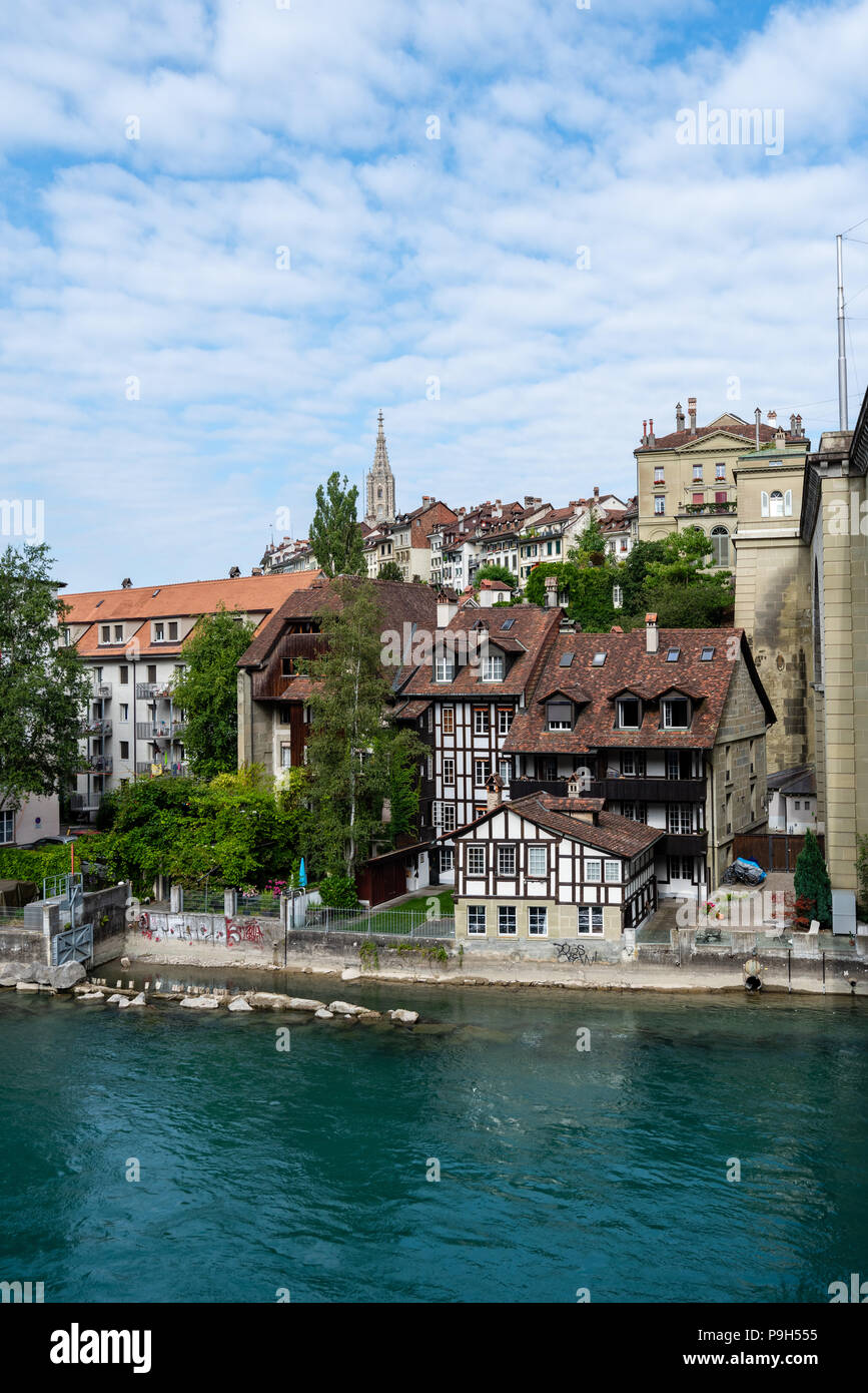 Berne, la capitale de la Suisse, est construit autour d'un escroc dans l'Aare. Il tire ses origines du 12ème siècle, avec son archit Banque D'Images