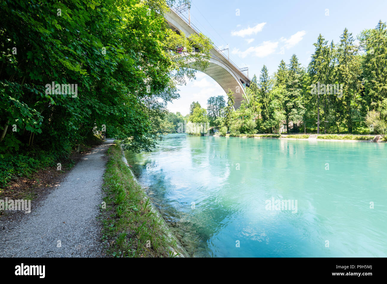 Berne, la capitale de la Suisse, est construit autour d'un escroc dans l'Aare. Il tire ses origines du 12ème siècle, avec son archit Banque D'Images