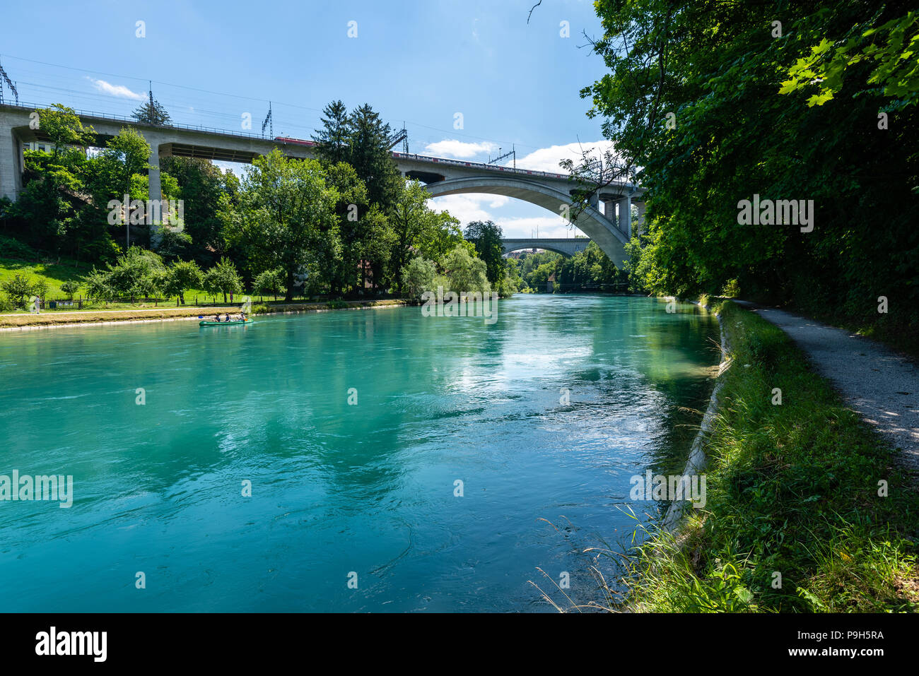 Berne, la capitale de la Suisse, est construit autour d'un escroc dans l'Aare. Il tire ses origines du 12ème siècle, avec son archit Banque D'Images