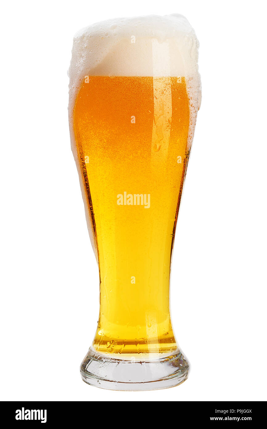 Un verre de bière avec de la mousse, chemin de détourage, les bulles dans un verre, sur un fond blanc, isolé Banque D'Images