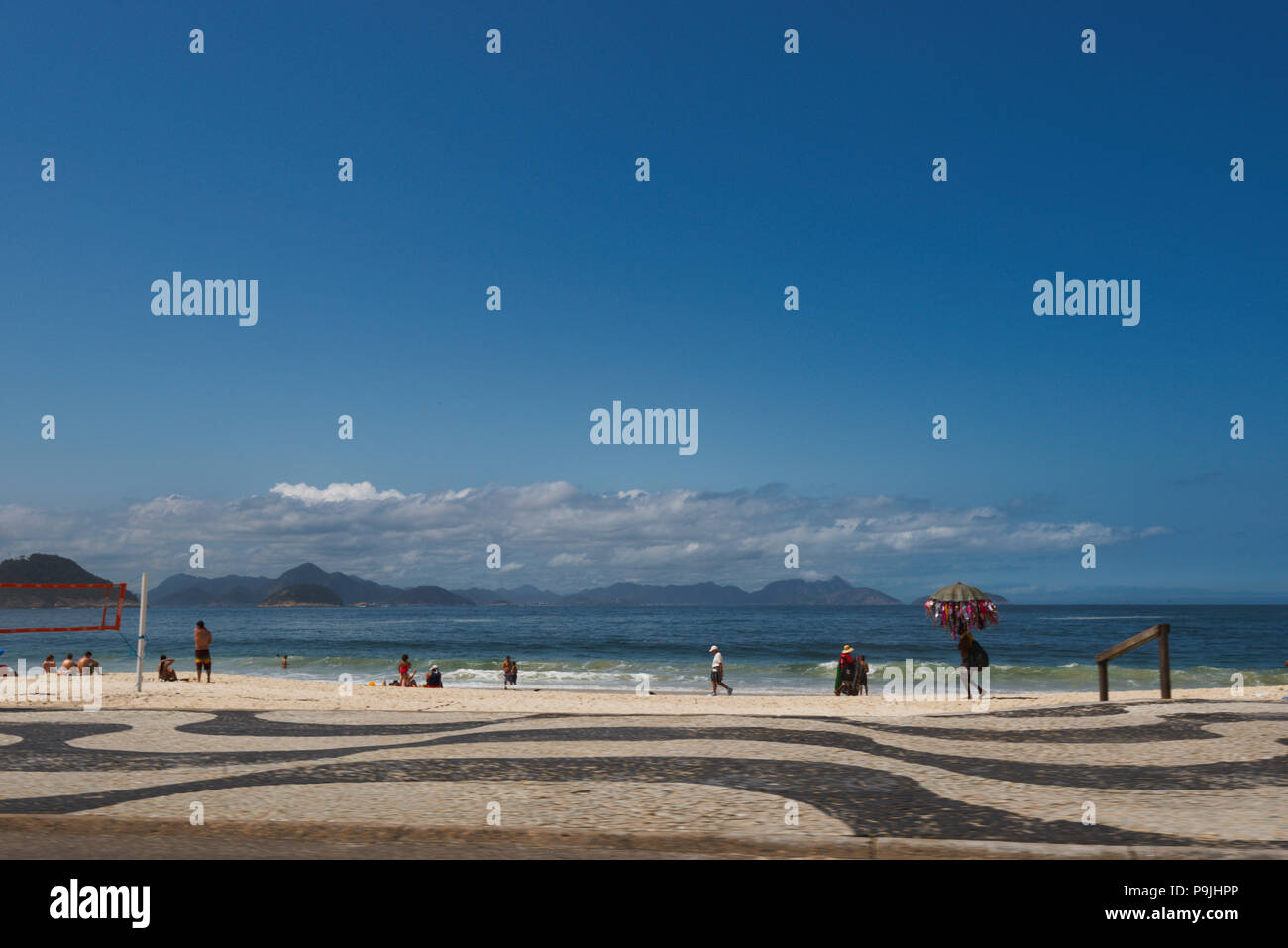 Kiosques sur la plage de Copacabana, Rio de Janeiro, Brésil Banque D'Images