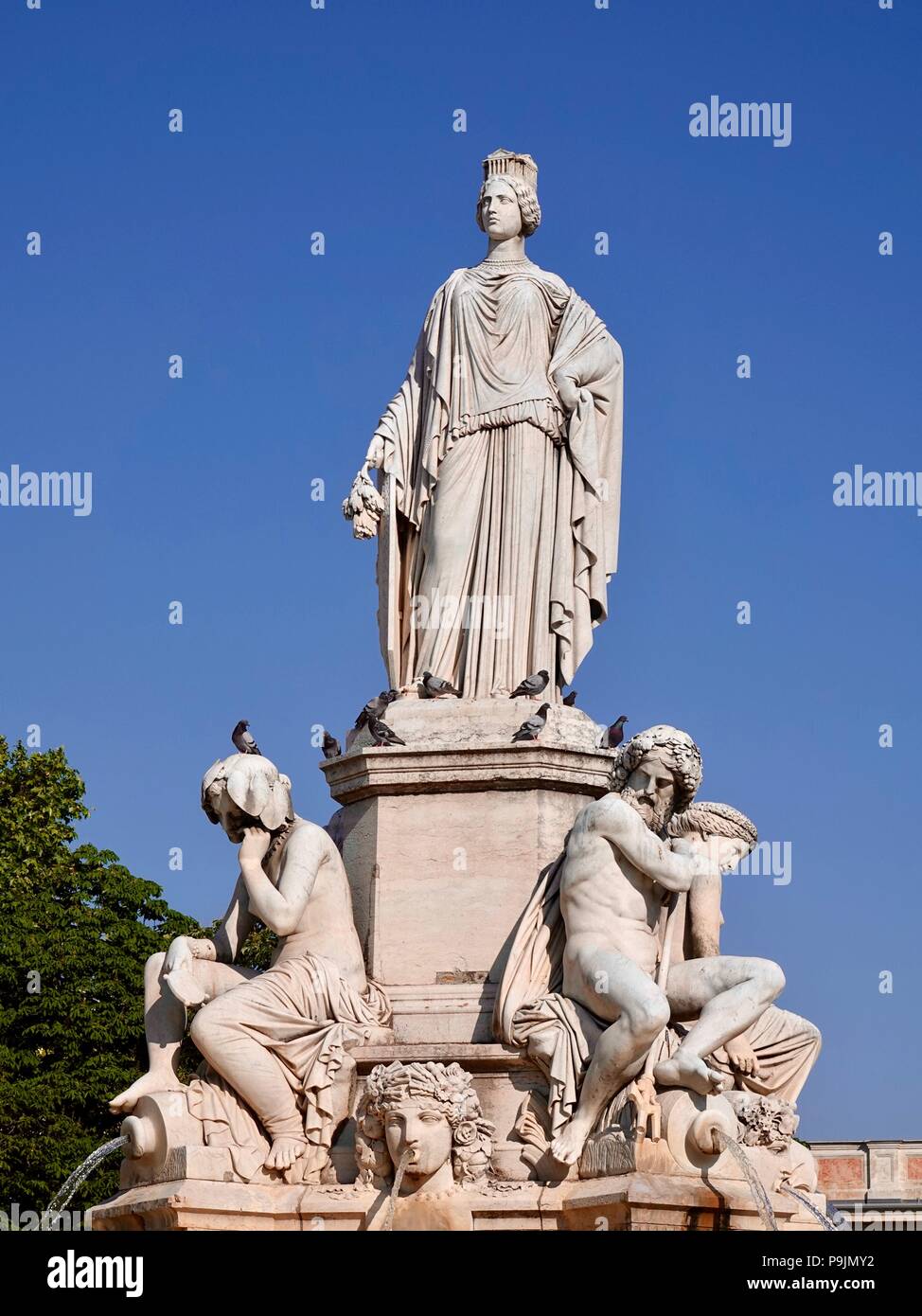 La fontaine Pradier, Esplanade Charles de Gaulle, Nîmes, France Banque D'Images