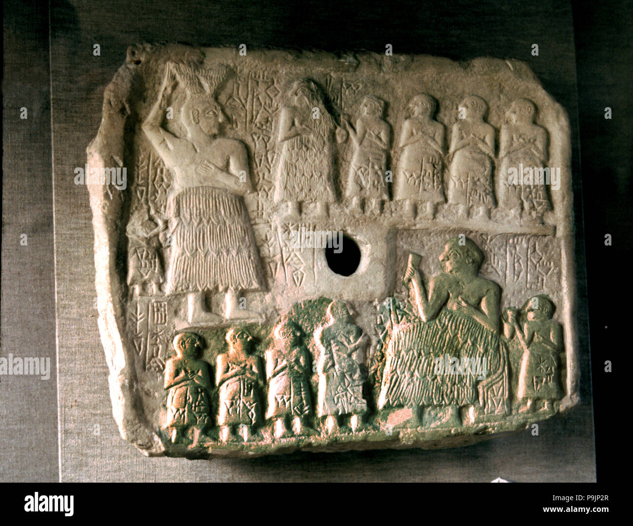 Ur-Nanshe, roi de Lagash commémore la construction d'un temple, de secours en calcaire. Banque D'Images
