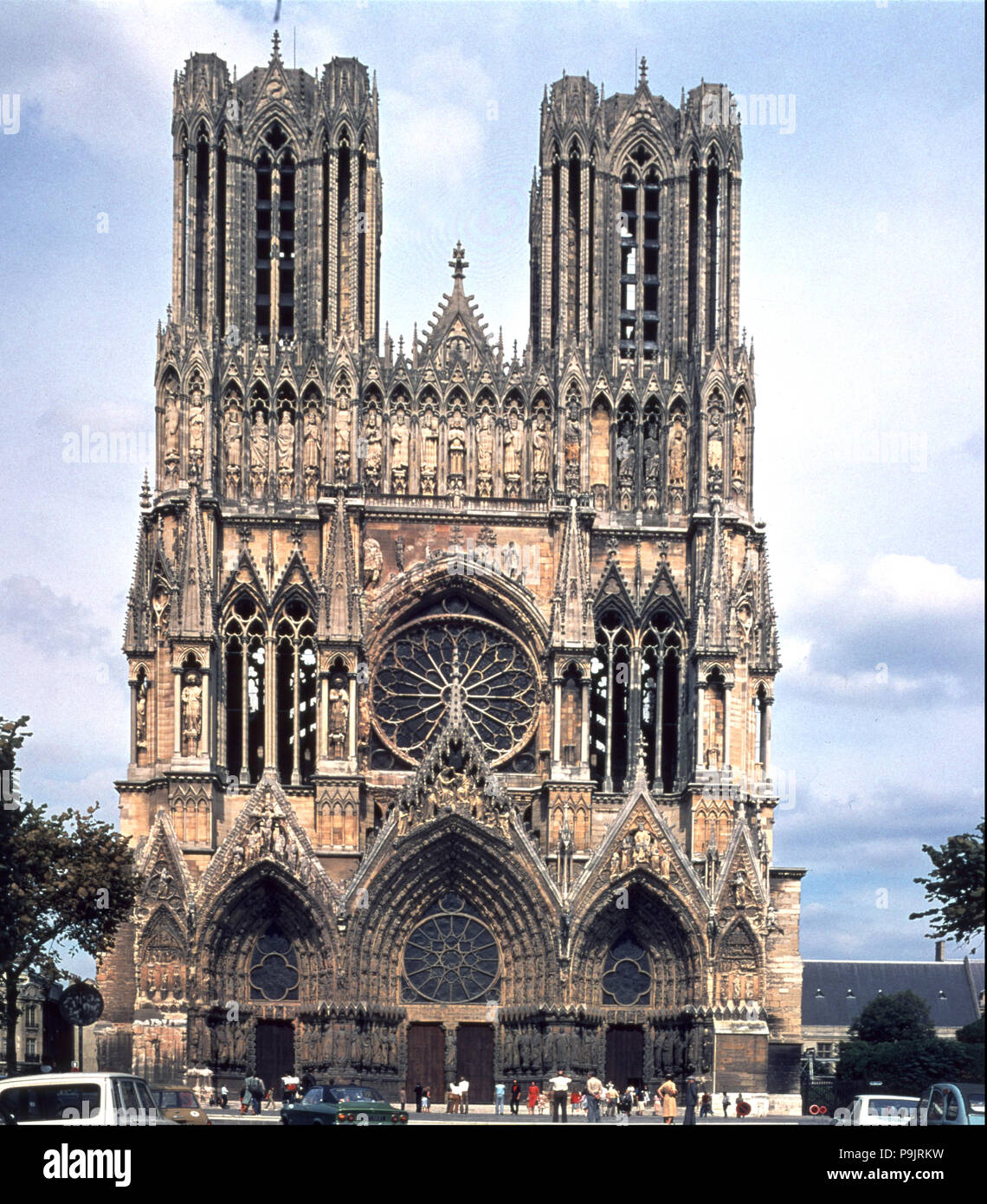 Façade gothique de la cathédrale de Reims, 1211. Banque D'Images