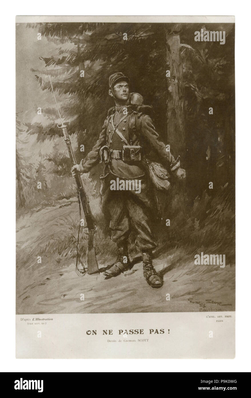 Carte postale historique français : soldat d'infanterie dans la pleine vitesse avec fusil à baïonnette, avec des sacs de la cartouche à l'arrière-plan de la forêt. France Banque D'Images