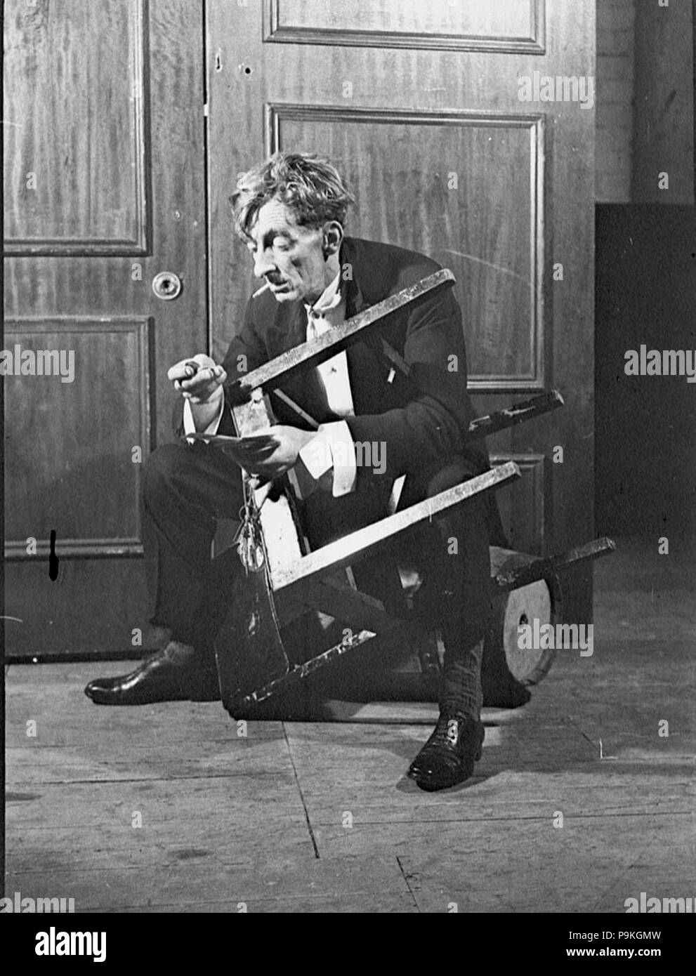 250 26371 SLNSW Vagabond King company en costume Banque D'Images