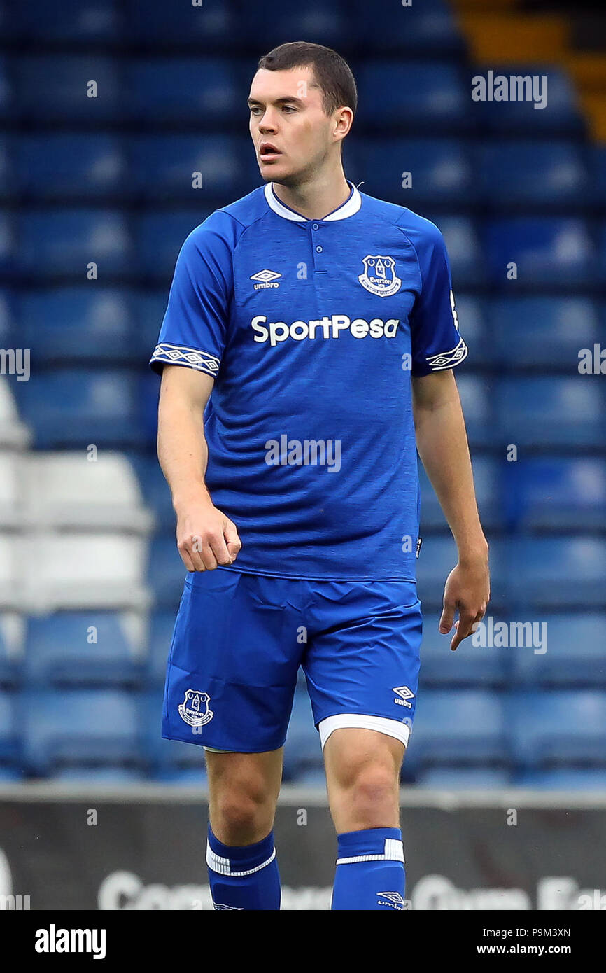 Bury, Lancashire, Royaume-Uni. 18 juillet, 2018. Michael Keane d'Everton pendant le match amical d'avant saison entre Bury et Everton au domaine la Lane le 18 juillet 2018 à Bury, Angleterre. Credit : PHC Images/Alamy Live News Banque D'Images