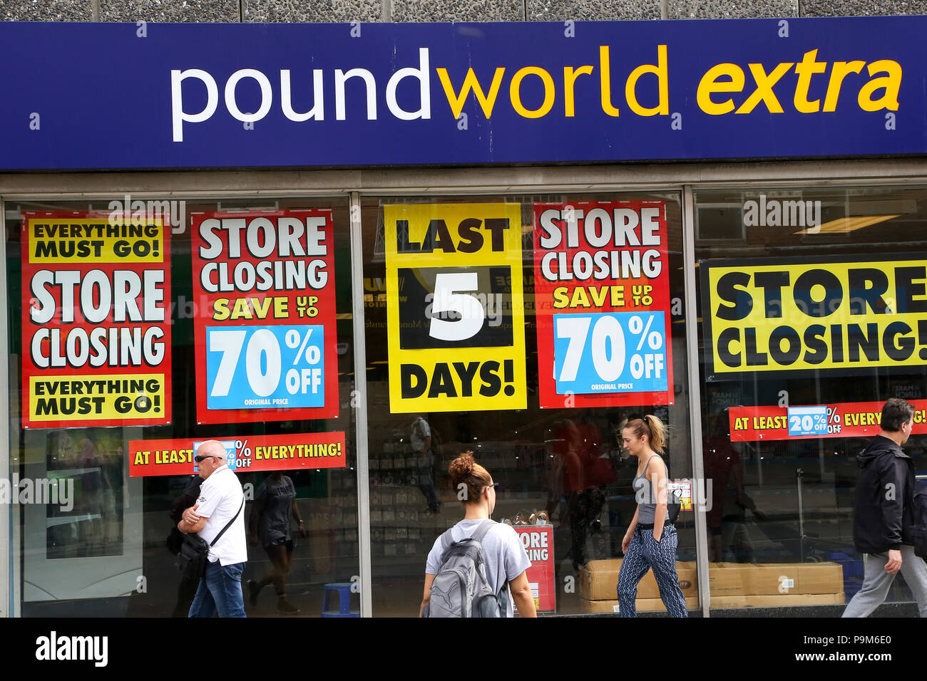 Le bois vert. Le nord de Londres. UK 19 juillet 2018 Poundworld - Extra, la chaîne de magasins d'escompte à Wood Green, au nord de Londres pour fermer en 5 jours après être allé à l'administration en juin 2018 après avoir lutté avec l'augmentation des coûts, et la faible confiance des consommateurs. Credit : Dinendra Haria/Alamy Live News Banque D'Images