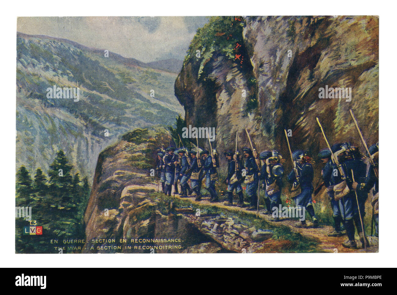 Carte postale historique français : chasseur alpin. Genre d'élite des troupes, des soldats de montagne. Une colonne de gardes en uniforme et de munitions est sur un sentier Banque D'Images