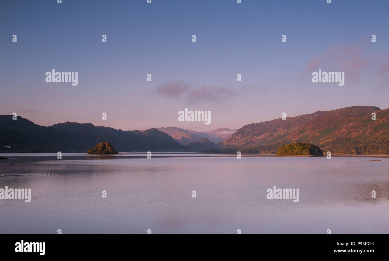 Matin Derwentwater Keswick, Cumbria, , le parc national de Lake District , Royaume-Uni Banque D'Images