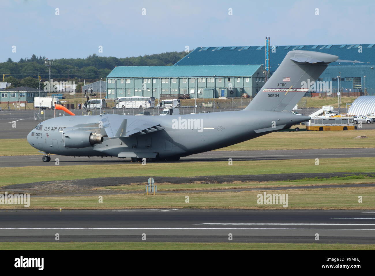93-0604, un Boeing C-17A Globemaster III exploité par la United States Air Force (USAF), à l'aéroport de Prestwick en Ayrshire. Banque D'Images 93-0604, un Boeing C-17A Globemaster III exploité par la United States Air Force (USAF), à l'aéroport de Prestwick en Ayrshire. Banque D'Images